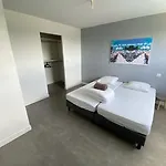 Villa Maison Moderne Avec Piscine Chauffee Dans La Baie Du Mont St Michel 200m2 *