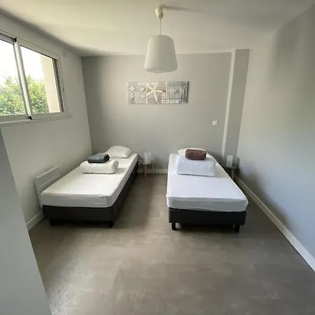 Maison Moderne Avec Piscine Chauffee Dans La Baie Du Mont St Michel 200m2 *