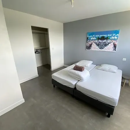 Villa Maison Moderne Avec Piscine Chauffee Dans La Baie Du Mont St Michel 200m2 *